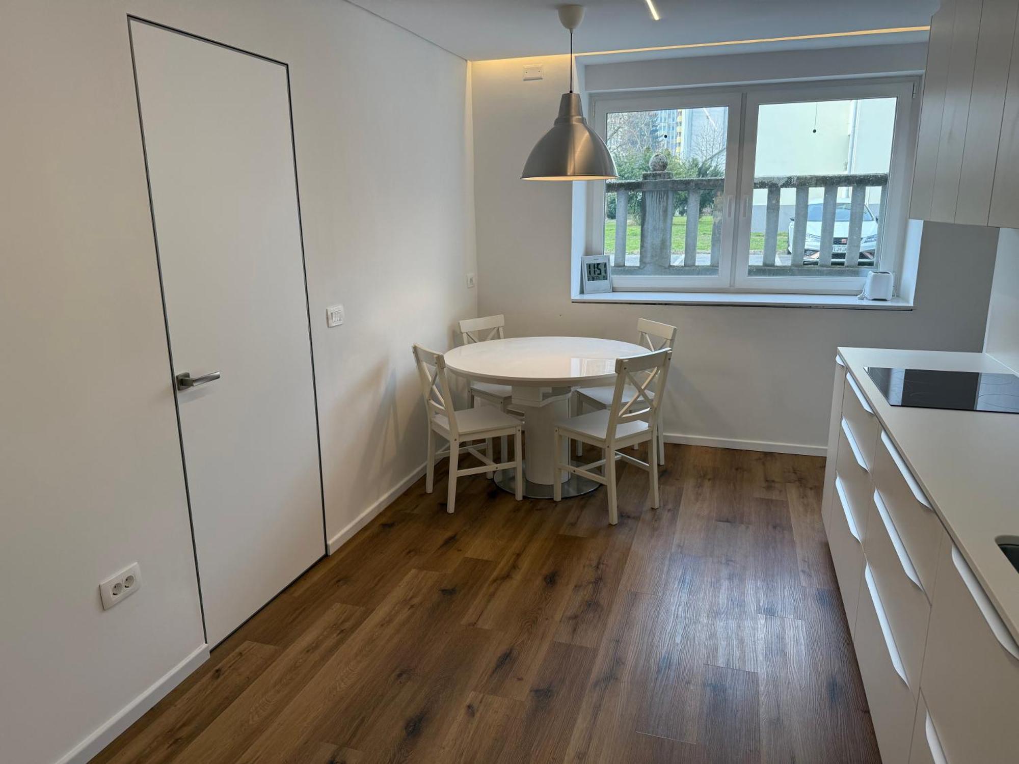 Quiet With Garden + Parking Apartment