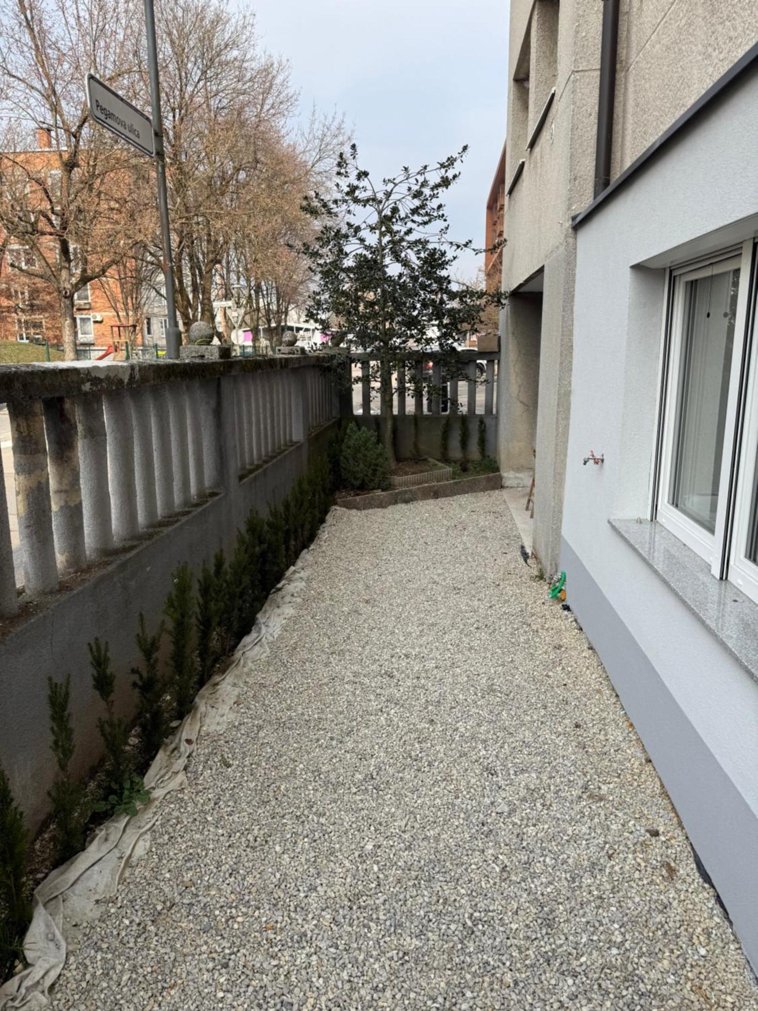 Apartment Quiet With Garden + Parking *