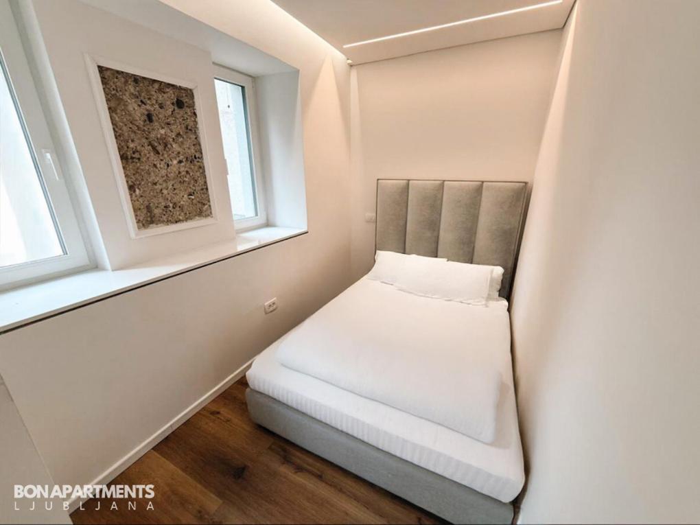 Quiet With Garden + Parking Apartment *