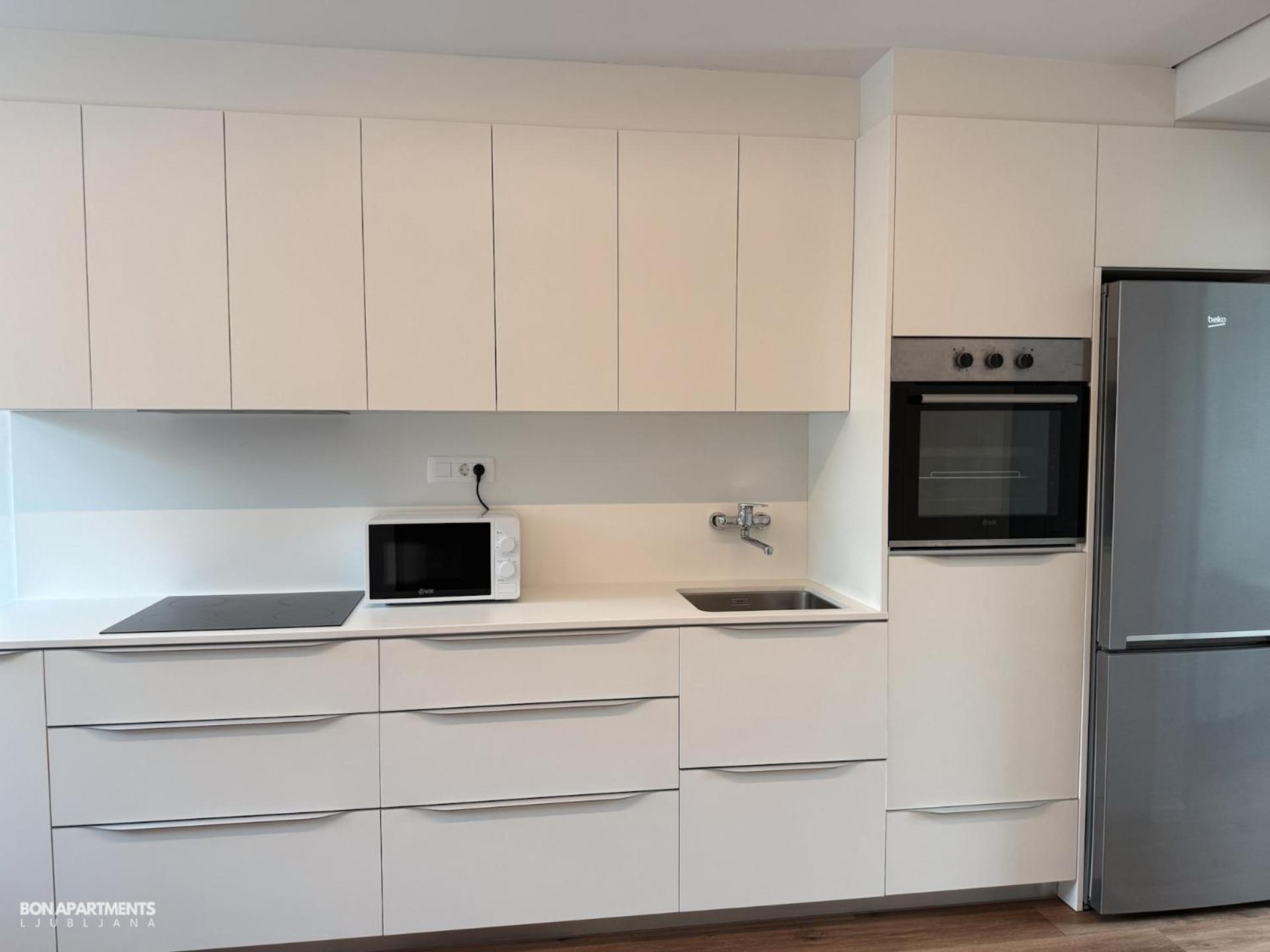 Quiet With Garden + Parking Apartment *