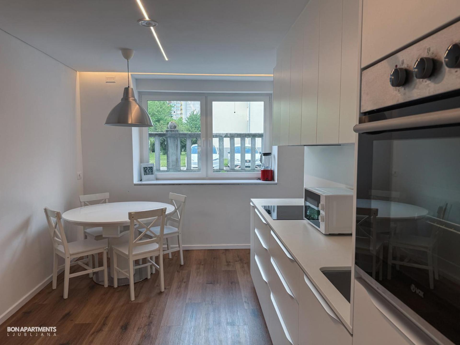 Apartment Quiet With Garden + Parking *