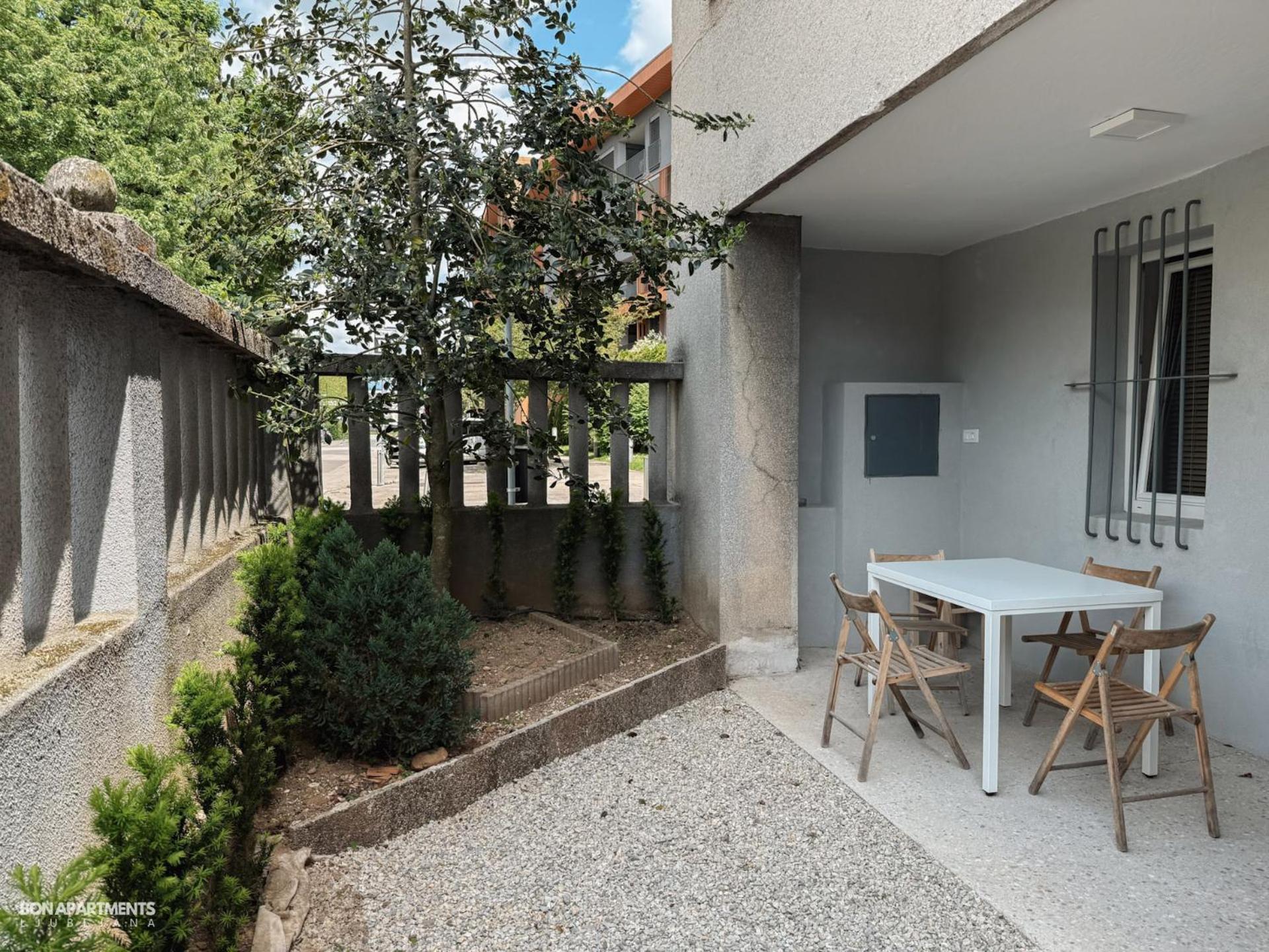 Quiet With Garden + Parking
