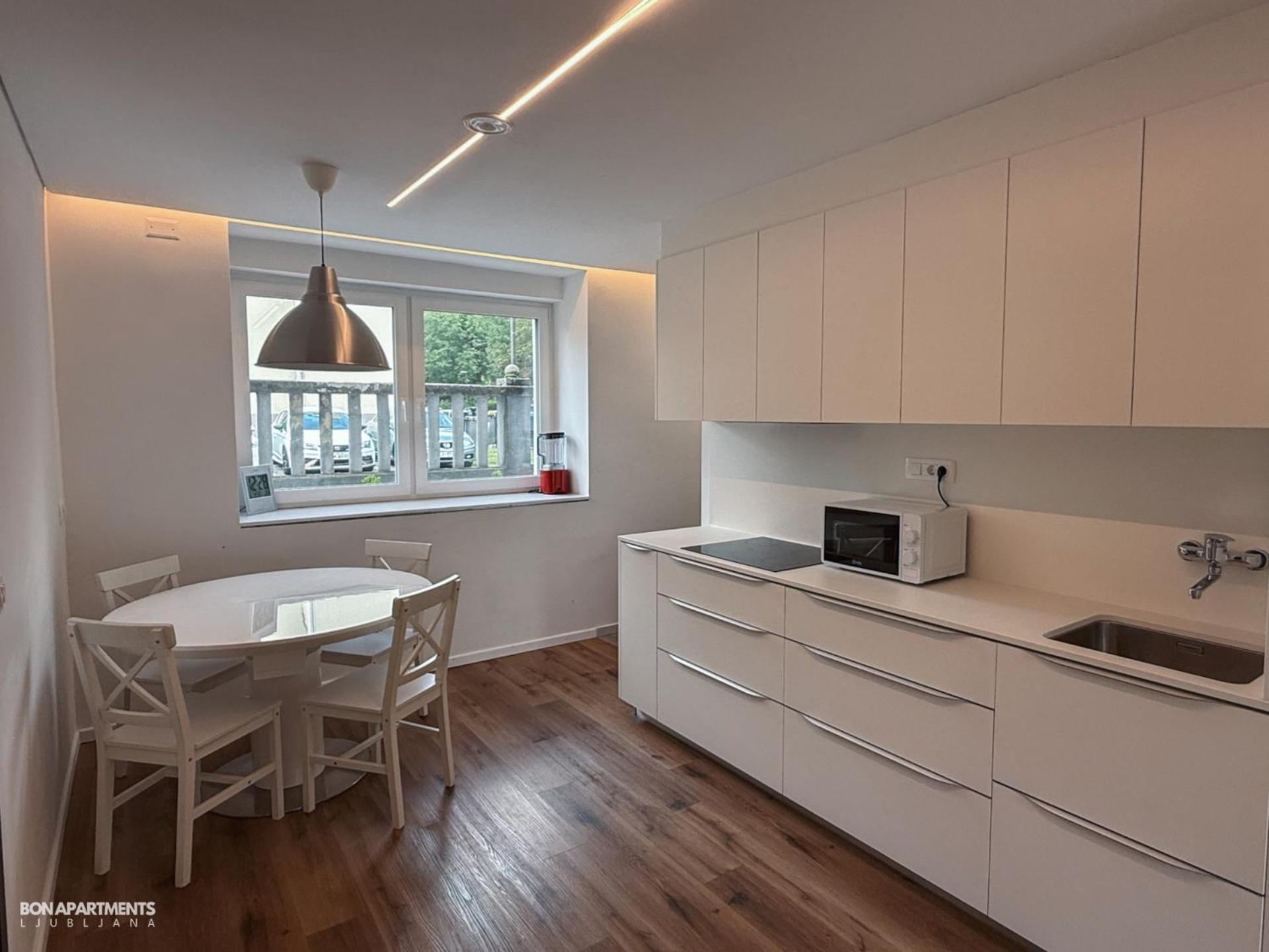 Apartment Quiet With Garden + Parking