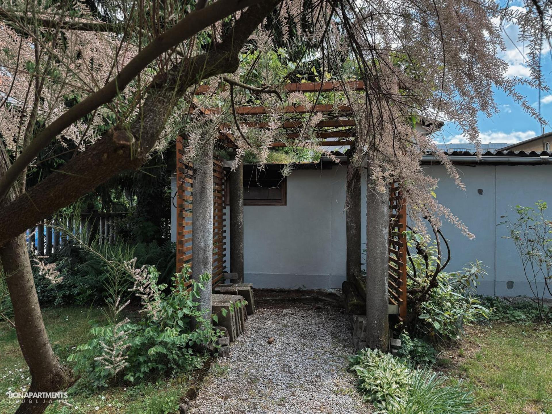 Apartment Quiet With Garden + Parking *